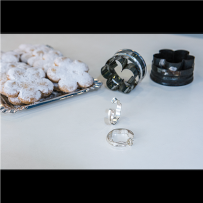 Pastisset-flower-biscuit-cutter-earrings_Menorca_1.png