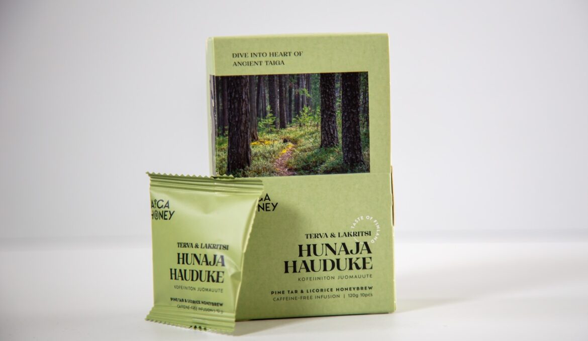 Saimaa-2024_Food-Gift_Pine-Tar-Liqorice-Honeybrew_1-2.jpg